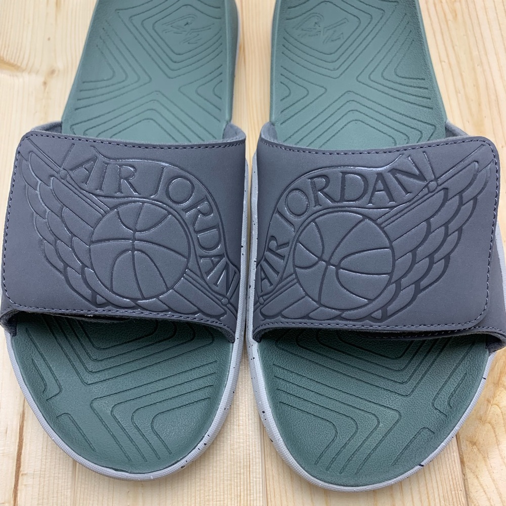 Jordan Hydro 7 Slides (Multiple Sizes) - Picture 2 of 6